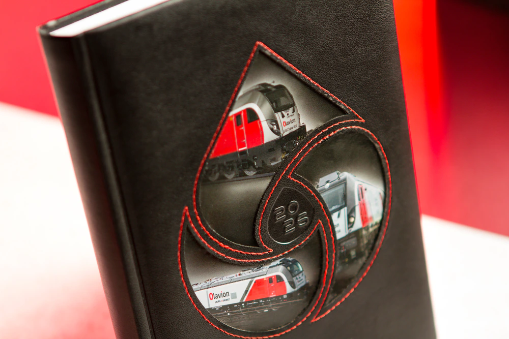 3 firmowy kalendarz ksiazkowy z laczona oprawa